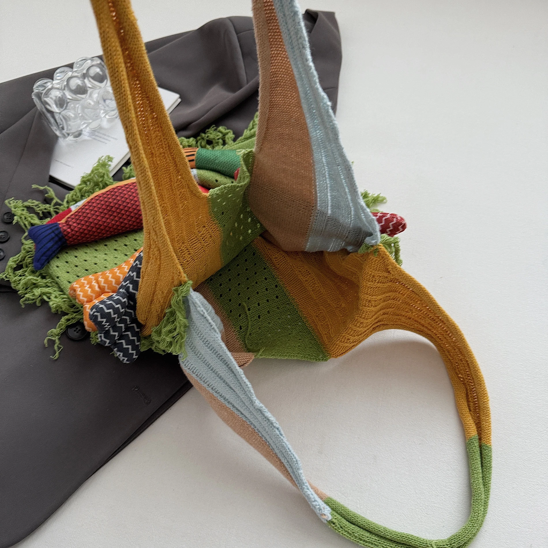 Stylish Summer Woven Shoulder Bag - Lightweight & Spacious