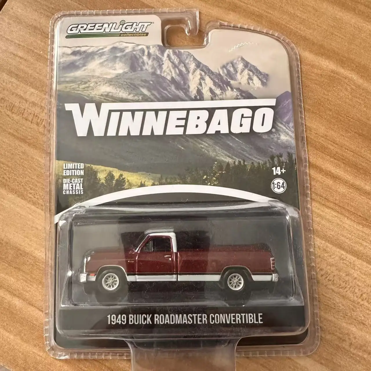 Chevrolet Impalafort Challenger Volkswagen Van RV Travel Model Alloy Toy Car Model Collection