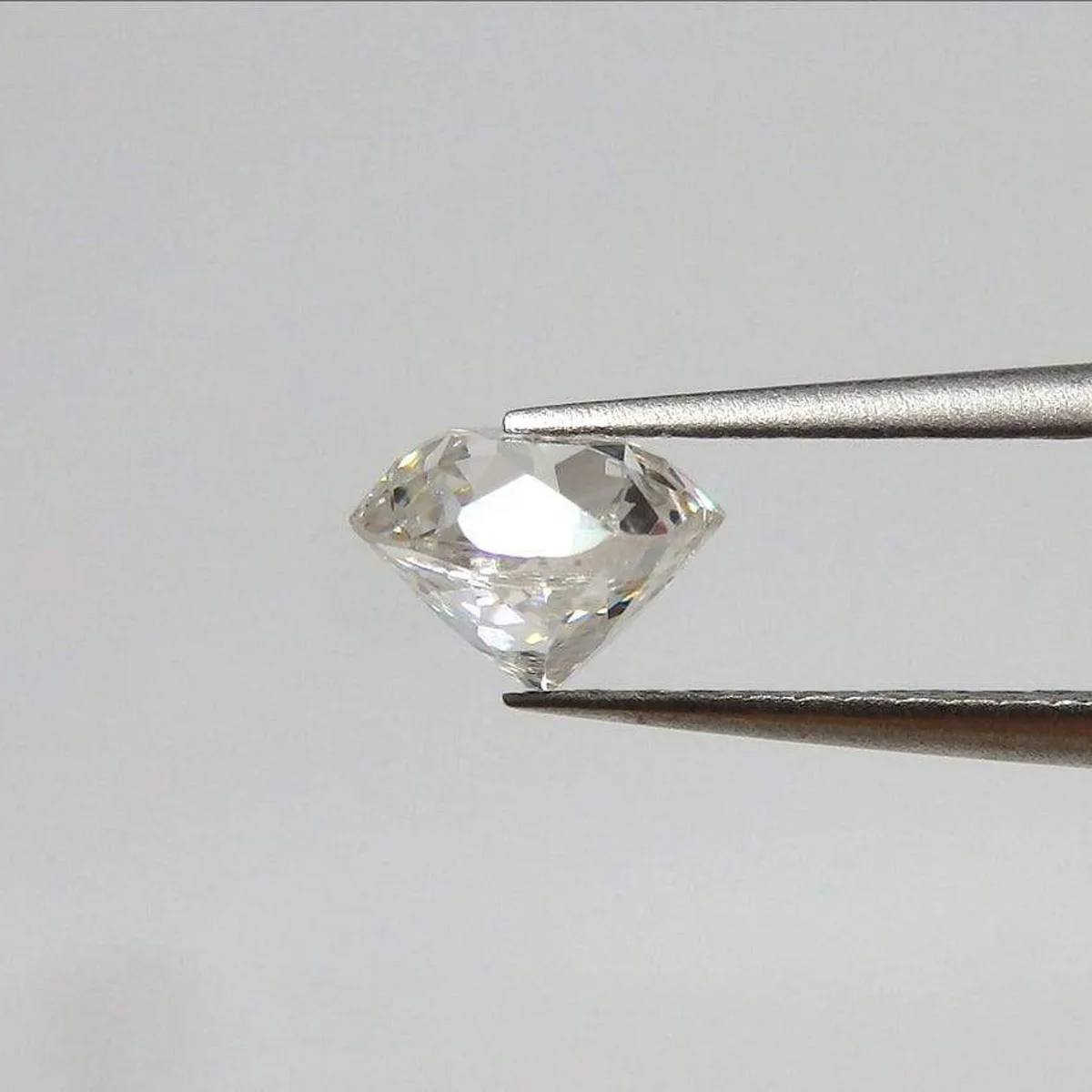 Berlian Cushion Cut Antik Bersertifikat IGI dari Tambang Lama, Berlian Cushion Buatan Laboratorium untuk Pembuatan Cincin Tunangan