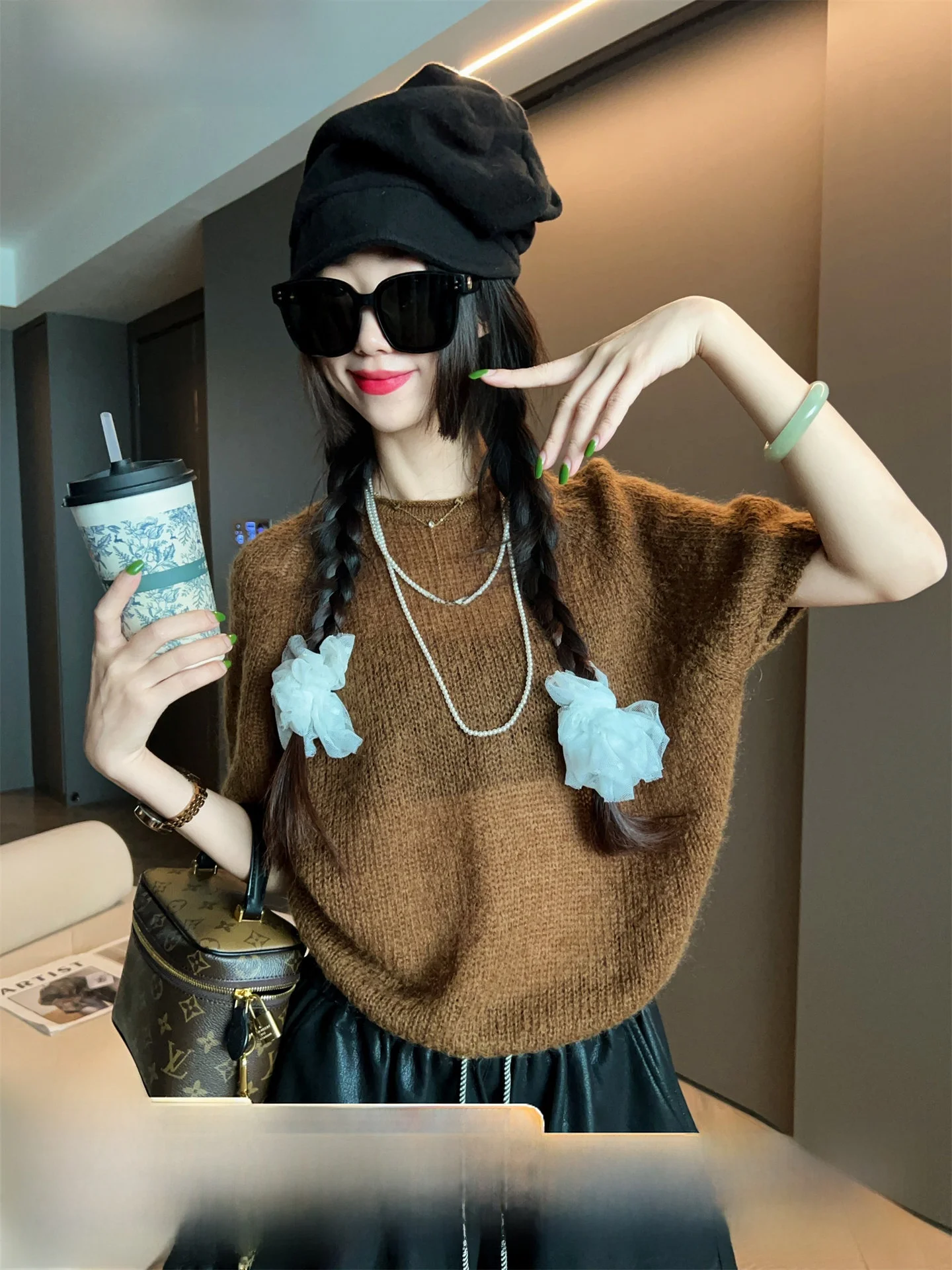 

Модный тонкий вязаный свитер Faion Slim с коротким рукавом для женщин, новинка ранней осени 2025 года, корейский стиль, трендовый повседневный свободный крой, трикотаж.