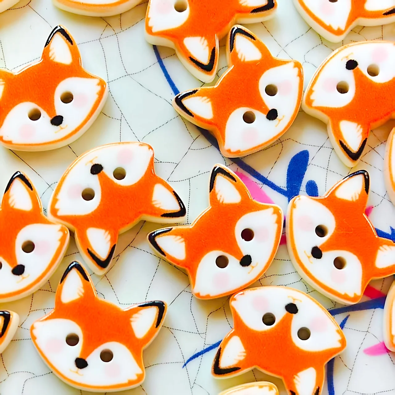12 Stück niedliche orangefarbene Fuchs-Knöpfe aus Kunstharz, kreatives DIY-Zubehör, dekorative Knöpfe