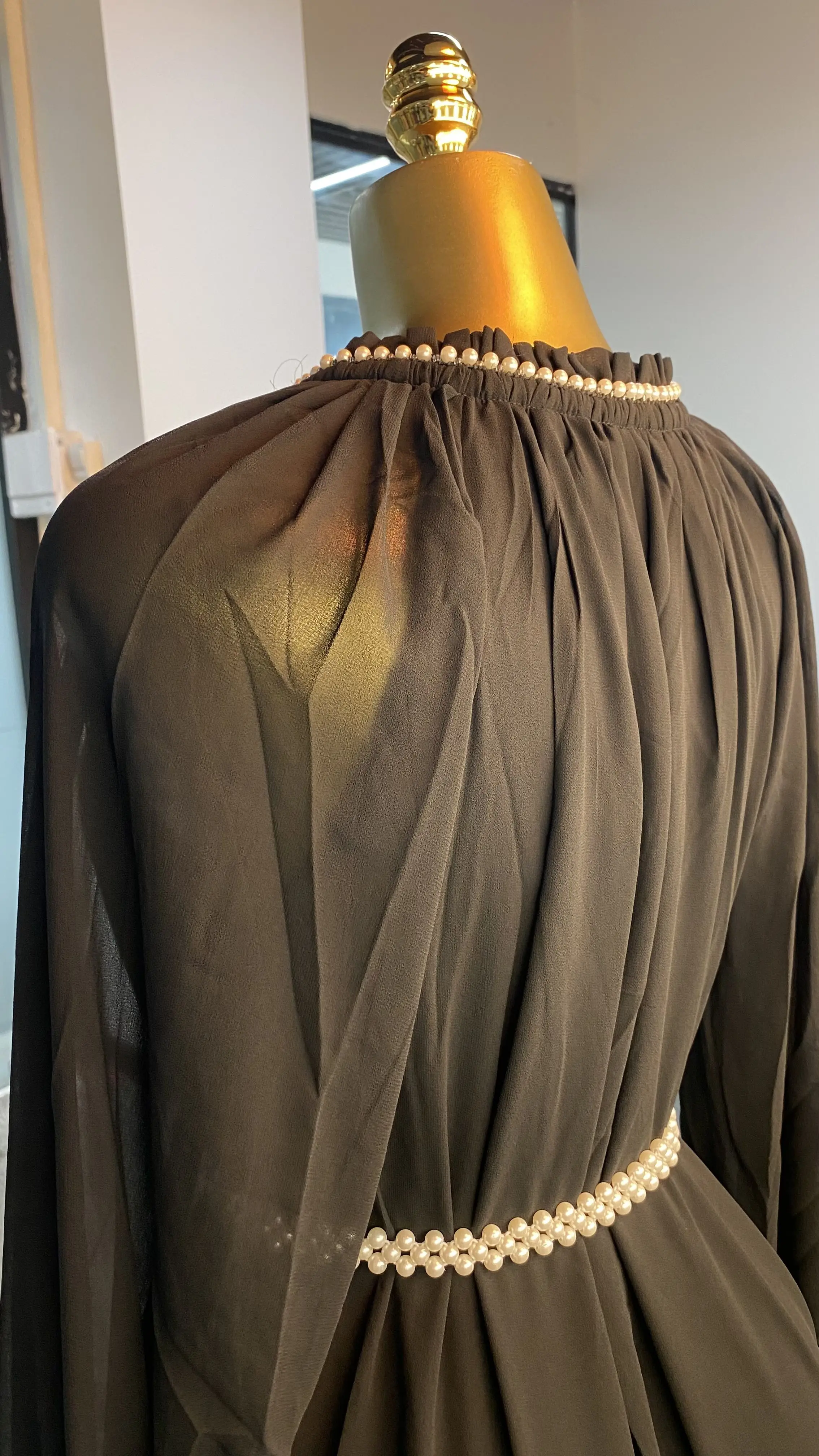 مجموعة خريف 2025: أنيقة، كاجوال، فضفاضة، رقبة على شكل حرف V طويلة مع زينة زهور ثلاثية الأبعاد وديكور.-GZXX072