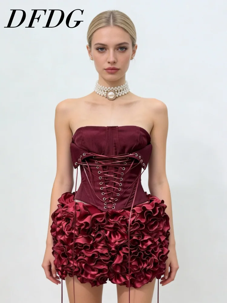 

Женский комплект DFDG: мини-юбка без бретелек с 3D-цветами и шнуровкой, весна-лето, для торжественных мероприятий и коктейлей, модный тренд 2026 года, женственный стиль