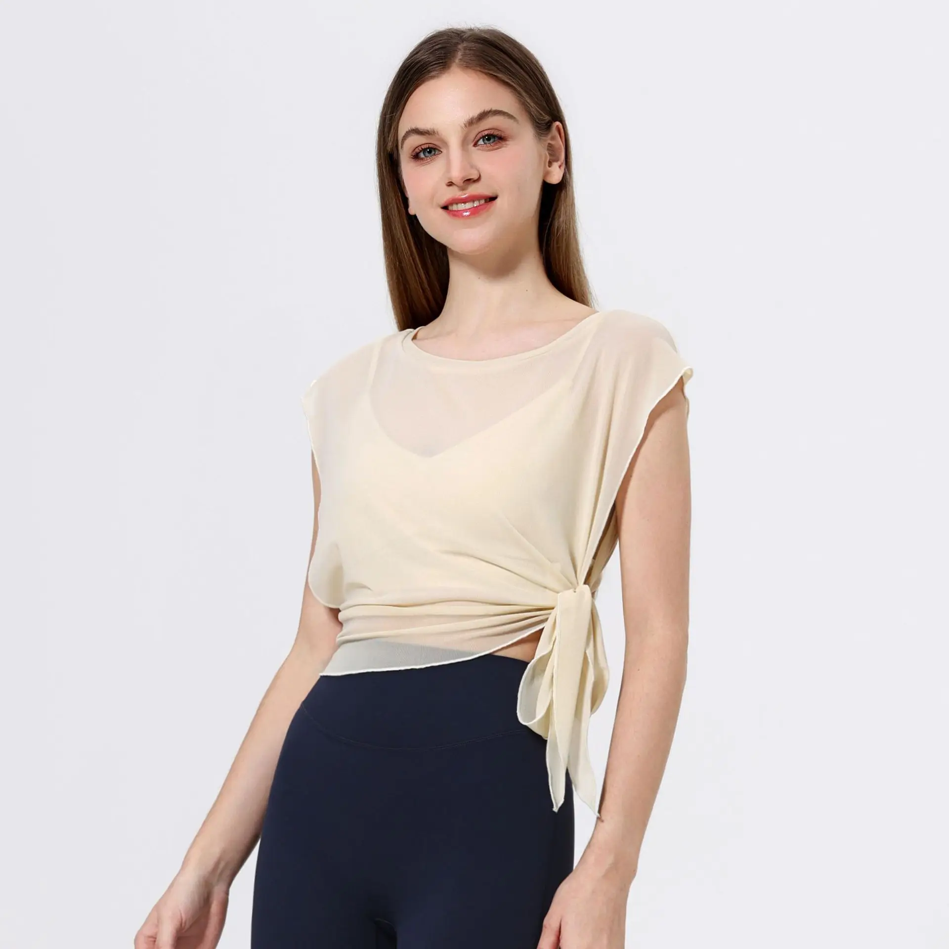 

Быстросохнущие женские комплекты из двух предметов для йоги, майка + сетчатая блузка, дышащие, приятные для кожи футболки, спортивный тренажерный зал, фитнес, бег, тренировки