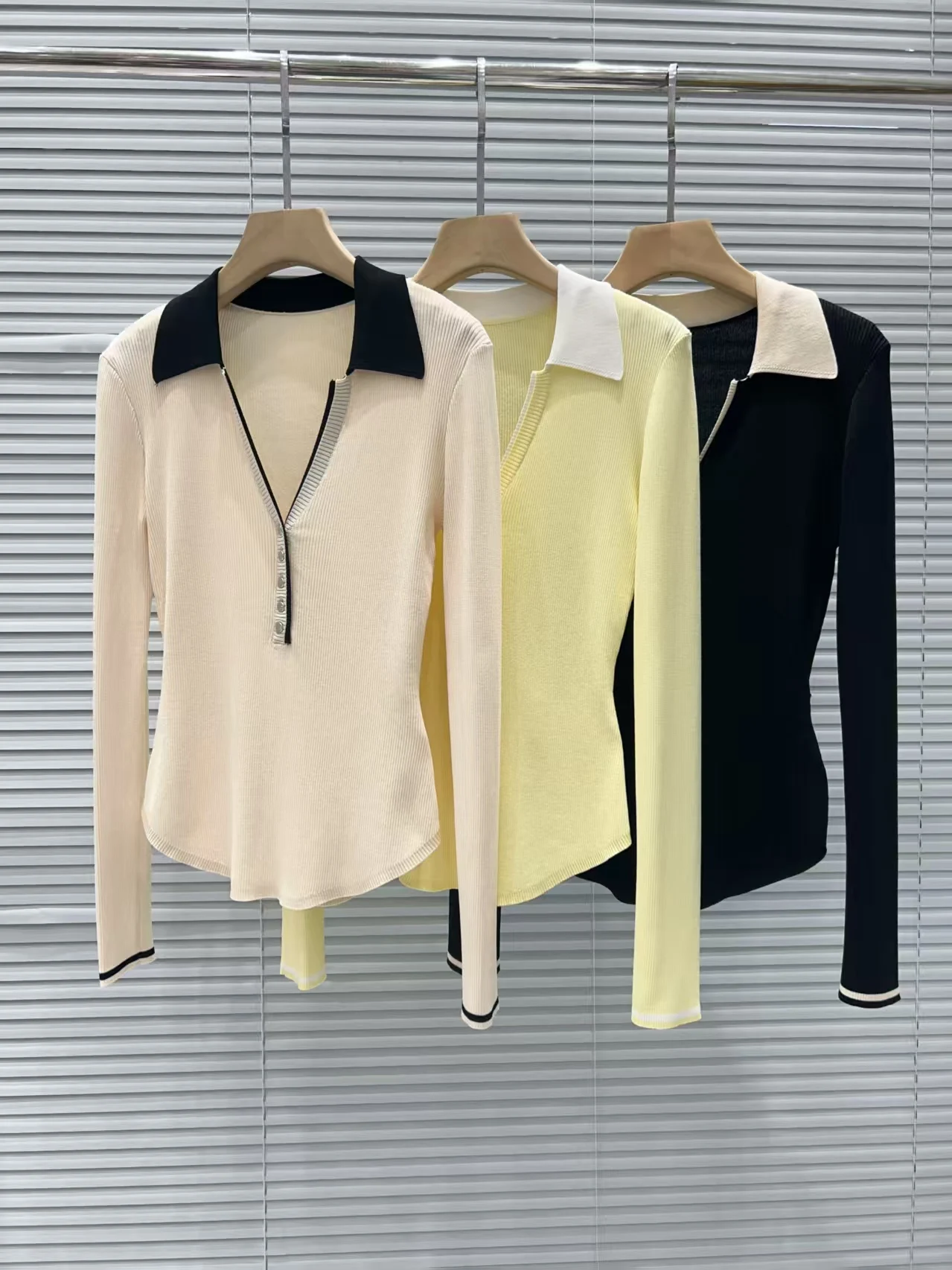 

Slim Fit Long Sleeve Knitted Sweater Women's V Neck Base Shirt Top Color Block Collar 2026 New Style Fashionable Versatile