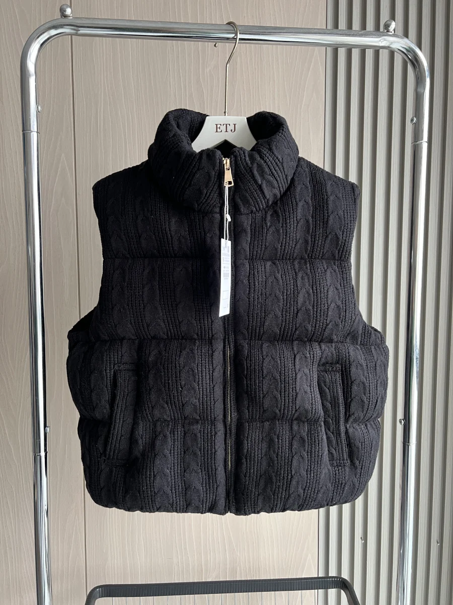 ETJ 2025 Winter new women's elegant fashion standing collar sleeveless warm thick knitted cotton vest