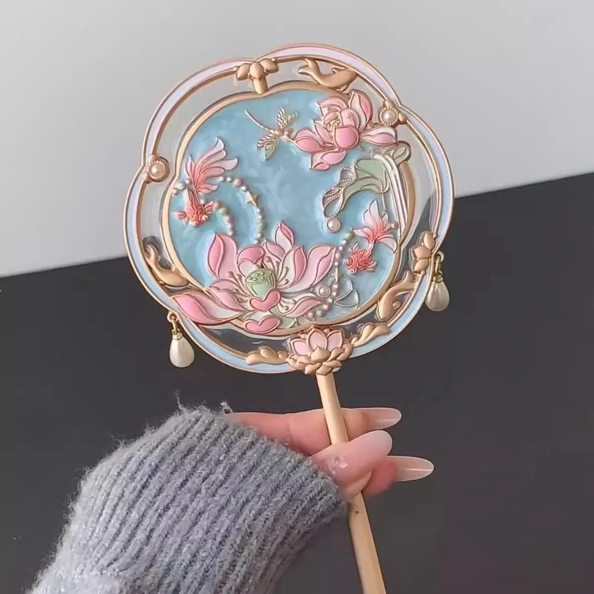 Pekinger Waren-Wasserhibiskus-Handspiegel, Kosmetikspiegel, Ganzkörperspiegel, Mädchenherz, Pekinger Reise-Souvenirgeschenk