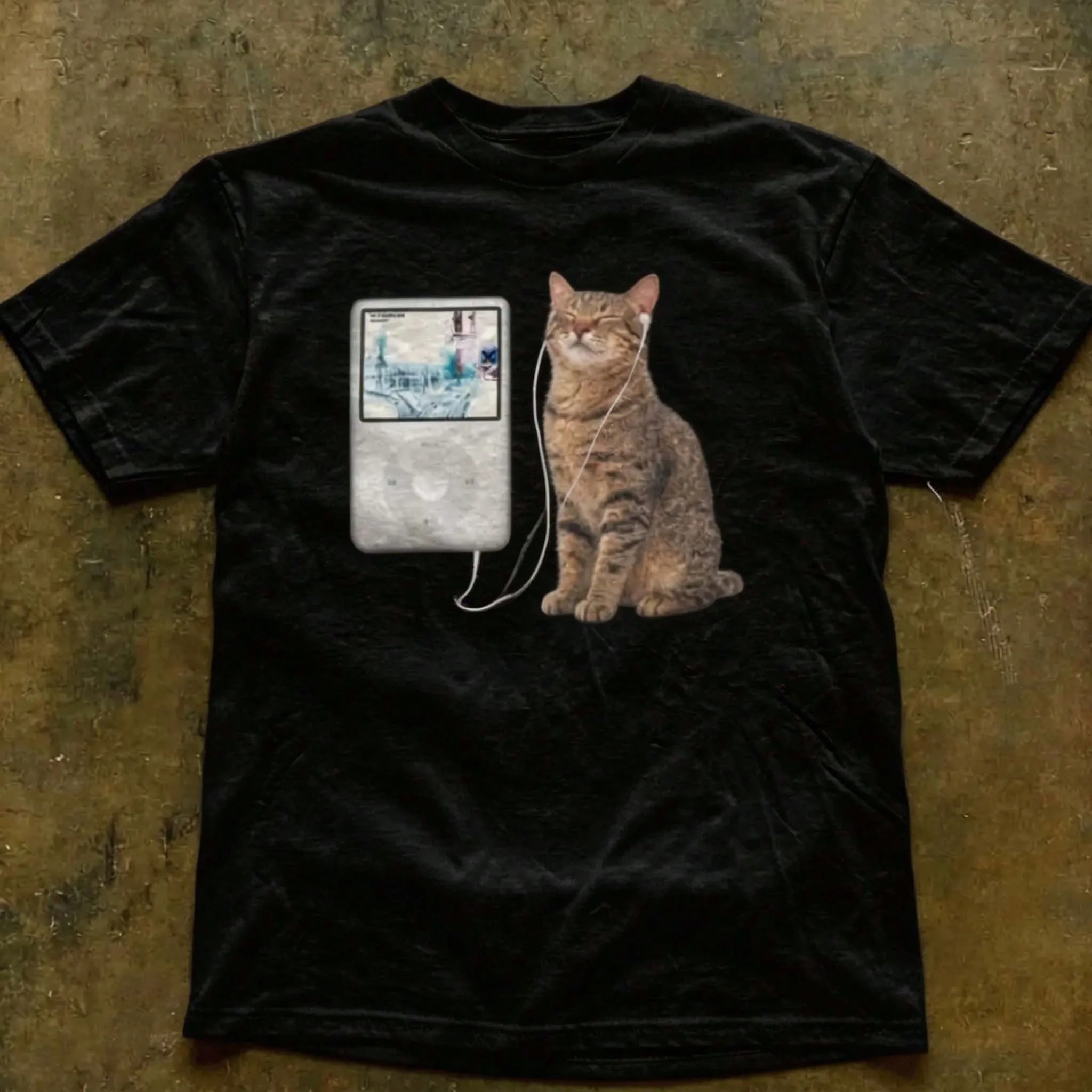 Einfaches T-Shirt für Damen und Herren mit Katzenmotiv, das auf den Film „Ok Computer“ Bezug nimmt. Neutrales T-Shirt, Geschenk-T-Shirt, T-Shirt im Y2K-Stil, T-Shirt mit neutralem Muster. – Detail 2
