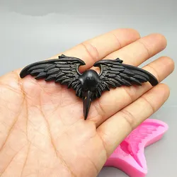 Silicone mold crow wings are used to make gypsum candles, resin concrete jewelry, and desktop ornaments