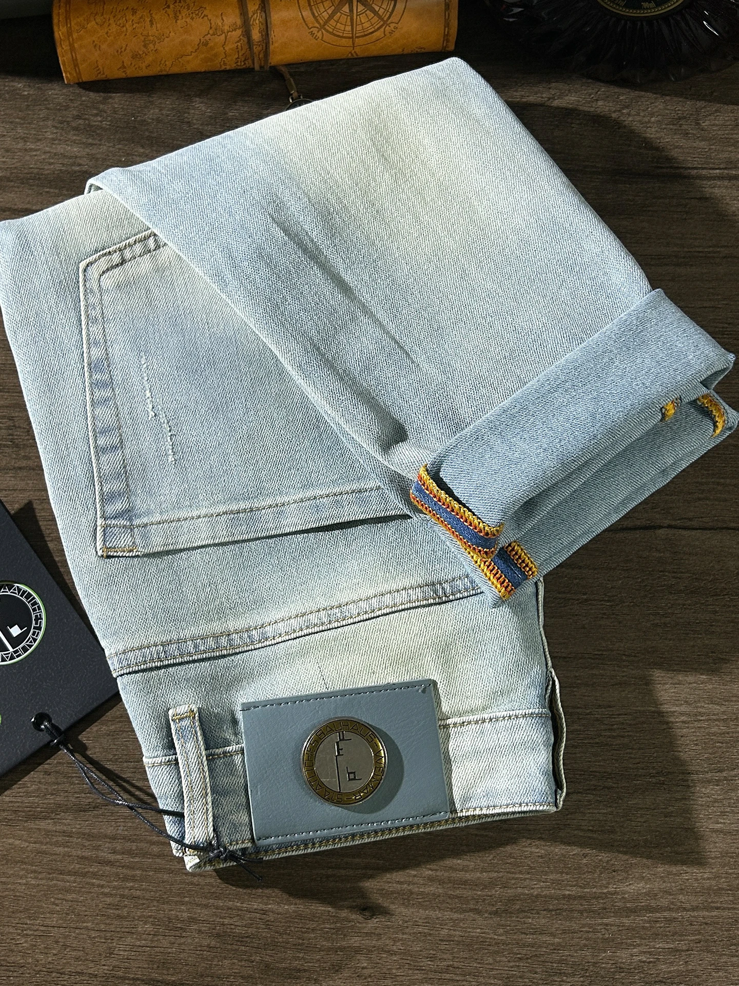 

High-End Men's Casual Slim Fit Jeans Spring Summer New Sle Light Blue Straight Leg Elastic Cotton Denim mid Waist Zipper