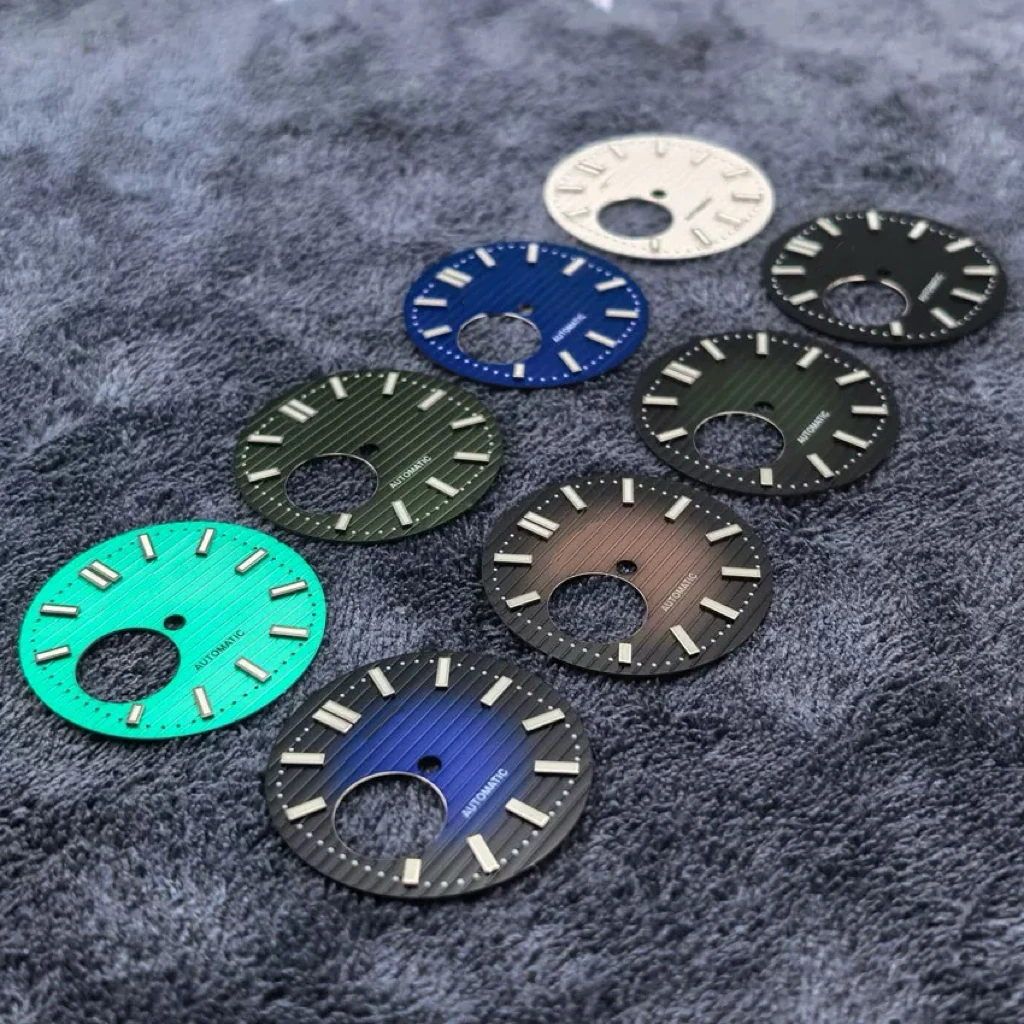 

30.5mm S logo green luminous date dial, suitable for NH38 Japanese automatic movement S-marked watch accessories.