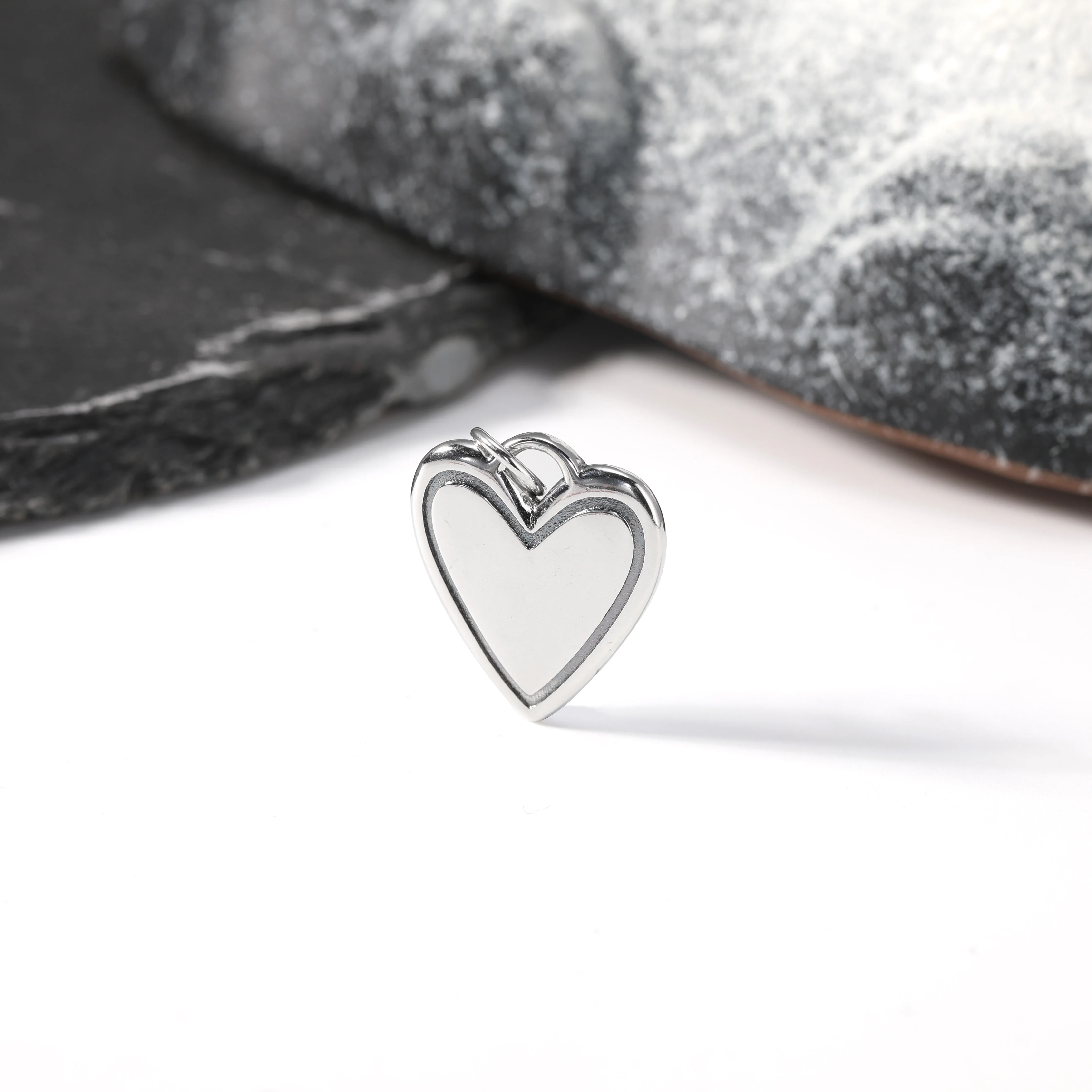 

DJ064 Authentic 925 Pure Silver Classic Fashion Love Pendant Black Enamel Heart Pendant DIY Silver Jewelry