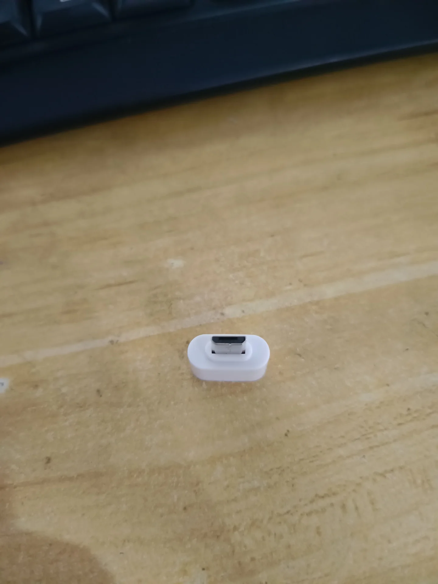 Micro USB white