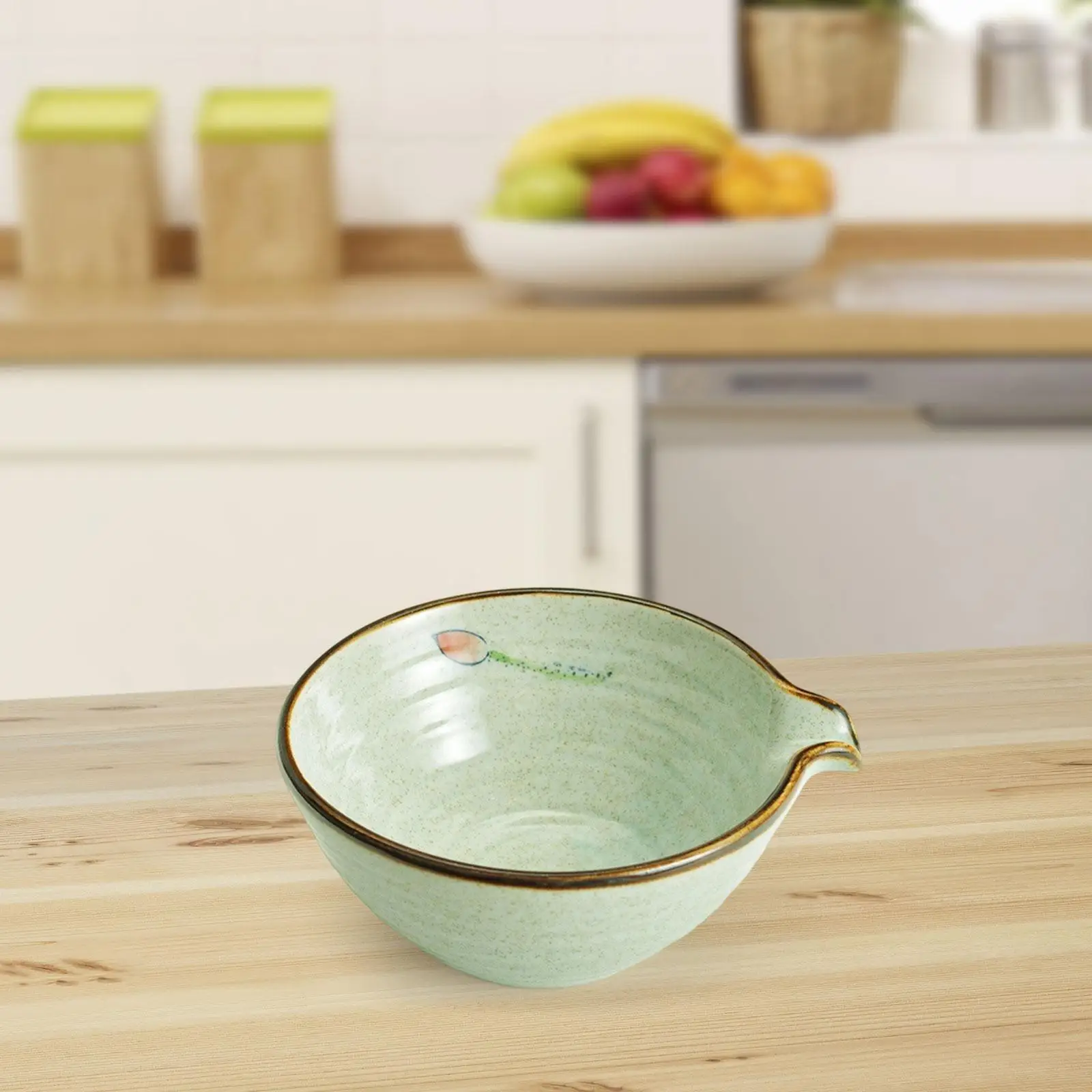 elegante-tazon-de-ceramica-para-matcha-con-pico-para-preparar-te-diariamente-y-uso-en-la-cocina