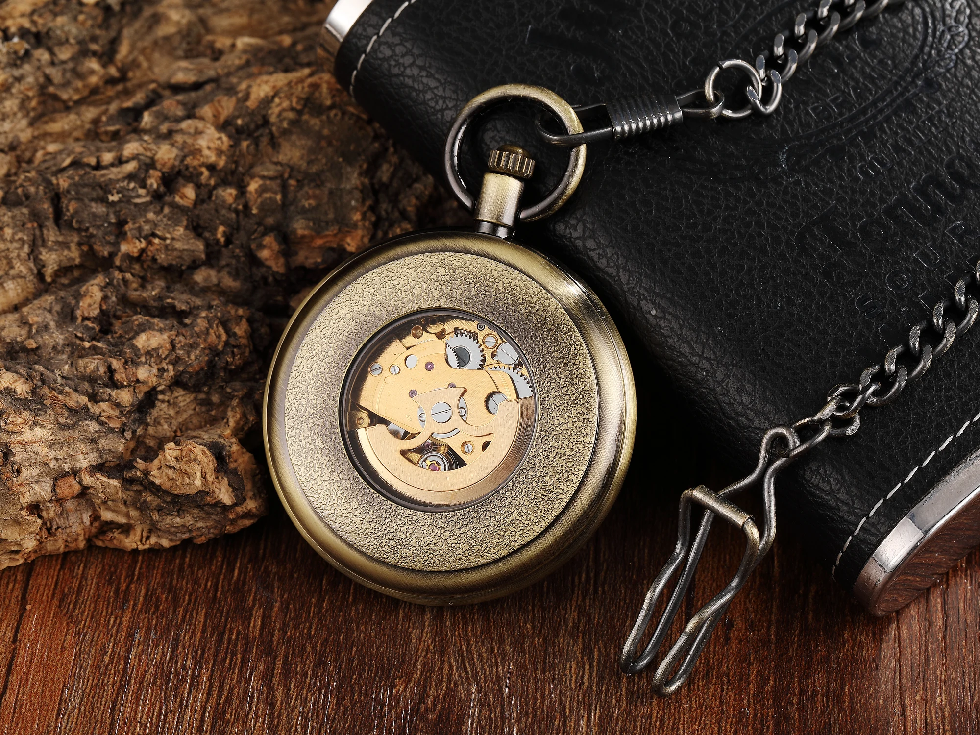 Gold Retro Hand-WInd Mechanical Luxury Pocket Watch Hollow Steampunk Watches Roman Numerals Clock With Fob Chain Reloj Hombre