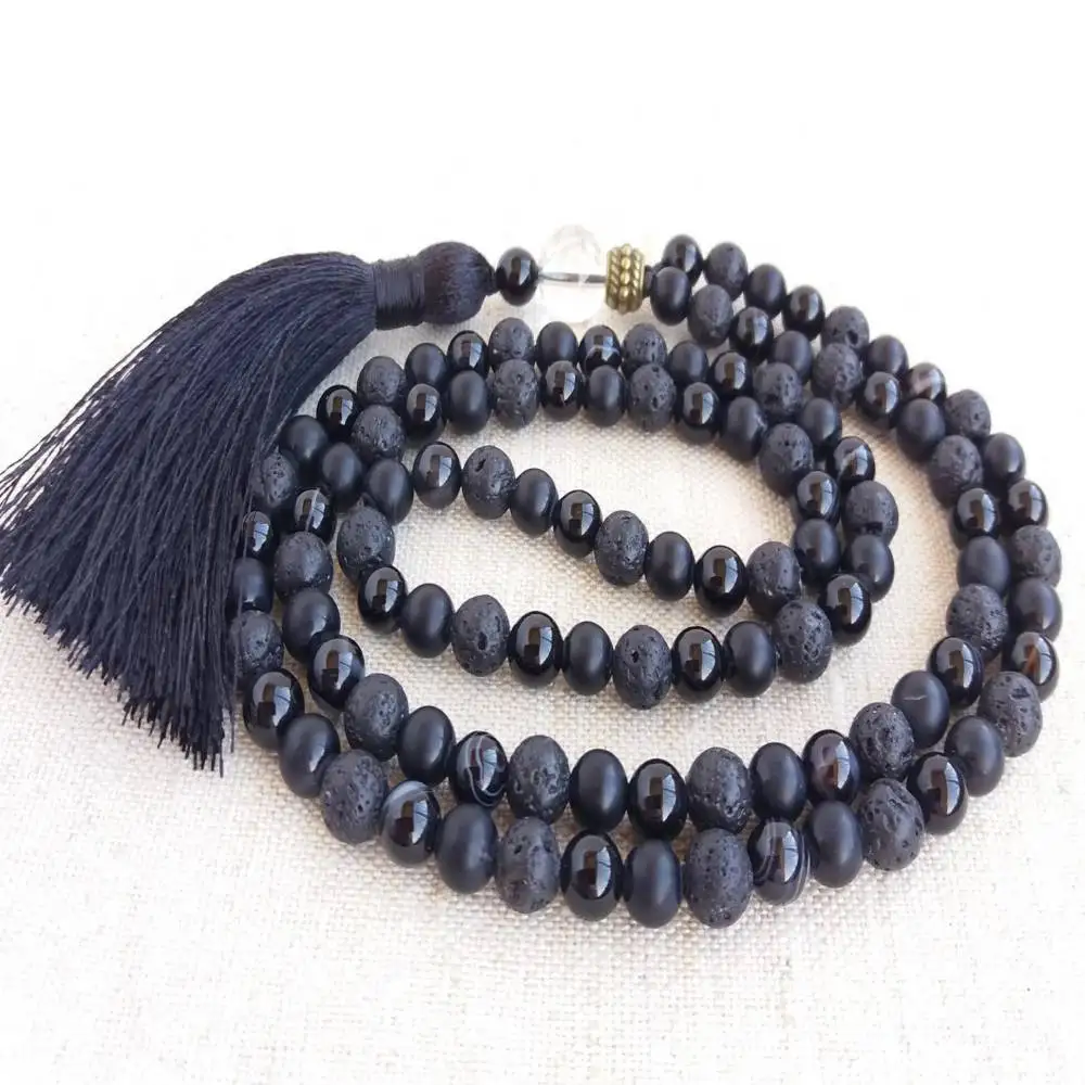 

Ожерелье-мала из натурального лавового камня и матового черного оникса (108 бусин) с черным кисточком, для заземления и защиты, целебное кристаллическое украшение