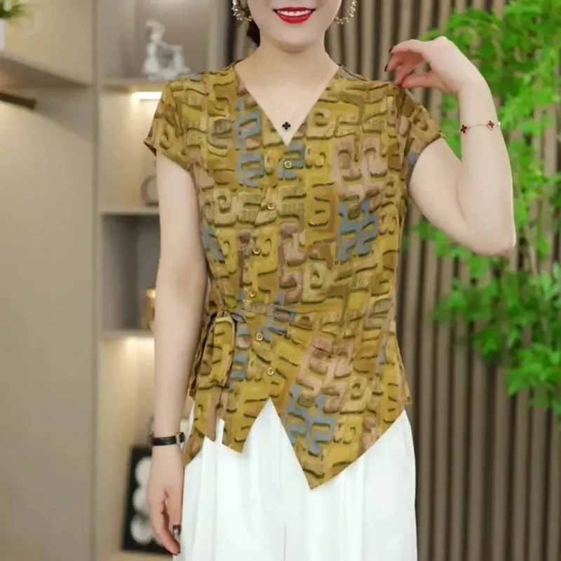 Women's Printed V-neck Blouse Casual Irregular Hem Short Sleeve Top For Middle-aged Ladies