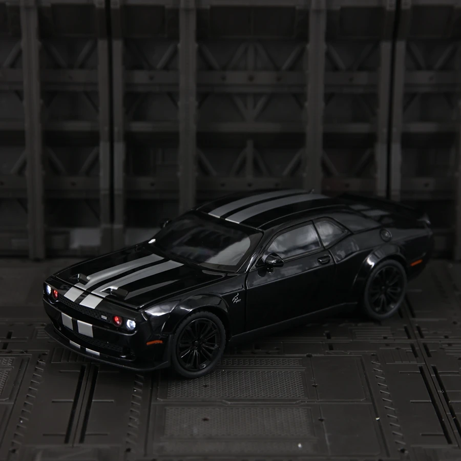 1:22 Dodge Hellcat SRT liga modelo de carro supercar porta de carro de brinquedo infantil e porta do capô do motor pode ser aberto