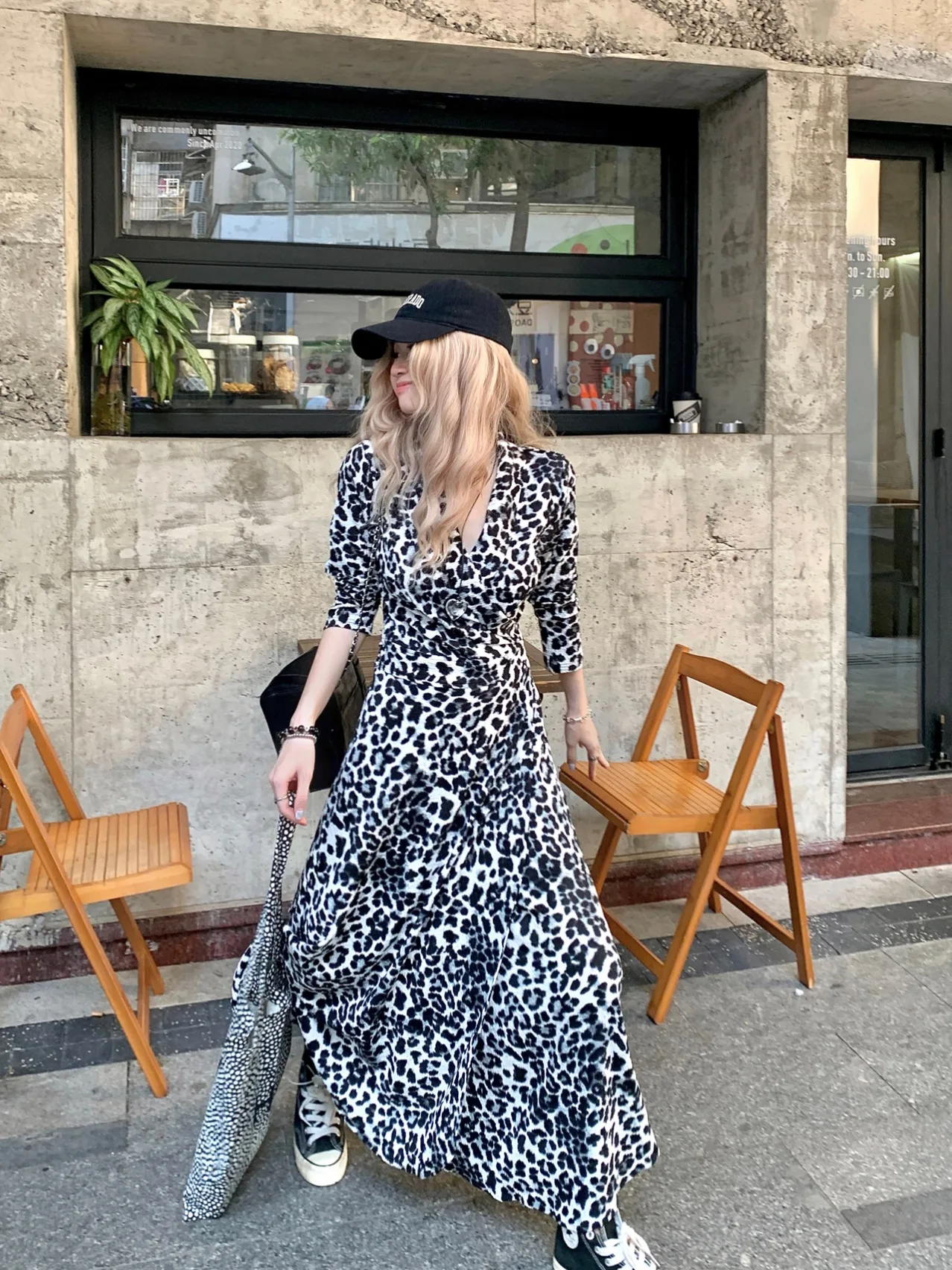 Plus size v-ne sexy longo sve leopardo impressão dr feminino sabor primavera outono high-end sensação magro tornozelo comprimento dr