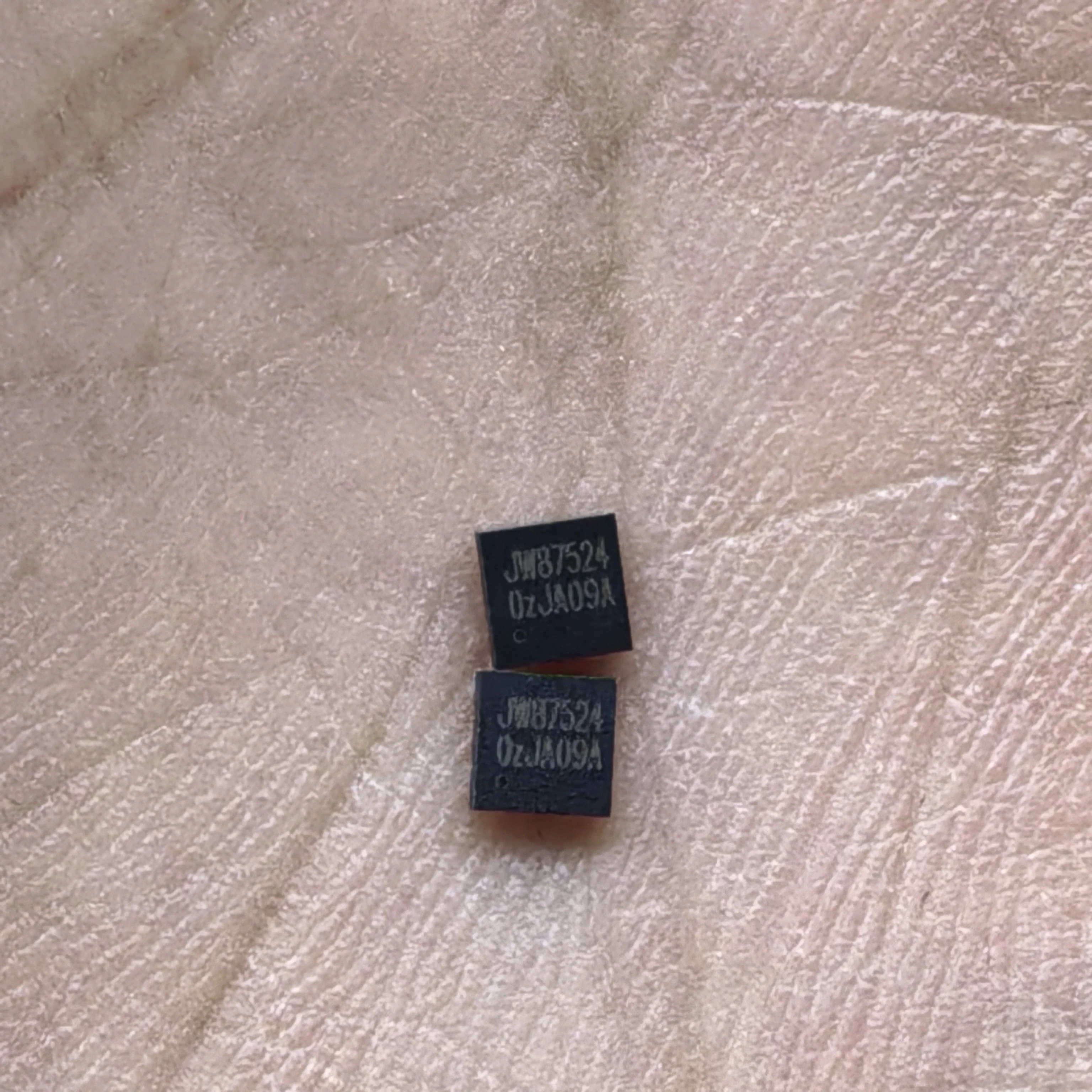 10-個オリジナル-lp87524jrnfrq1-smd-lp8752-4j-q1-電源管理スイッチングレギュレータ-ic