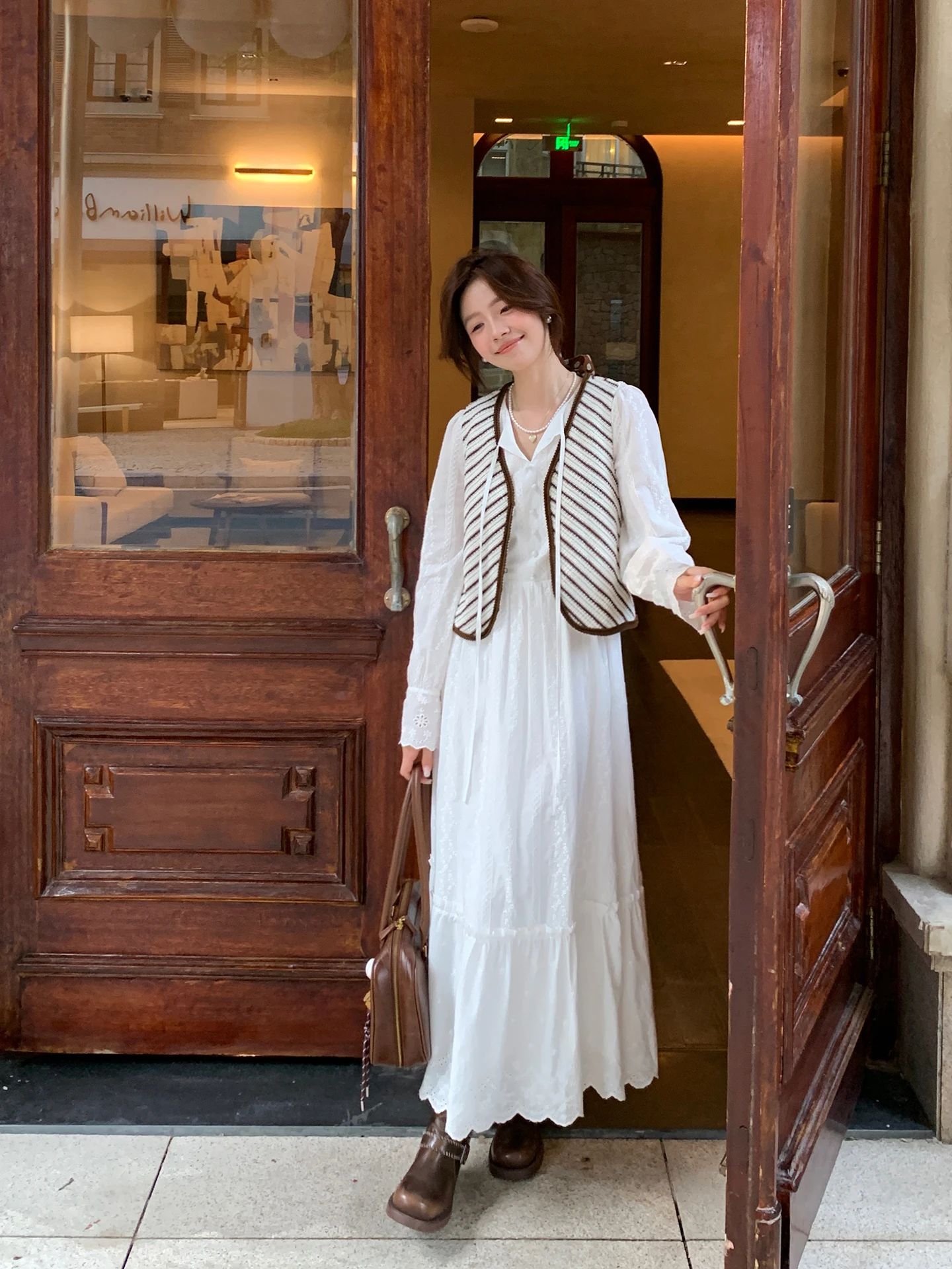 

Женский модный топ-майка с поясом из полиэстеровой смеси, цвета карамельной волны, с эффектом высокой плотности, для повседневной носки, серебристый, с узором.