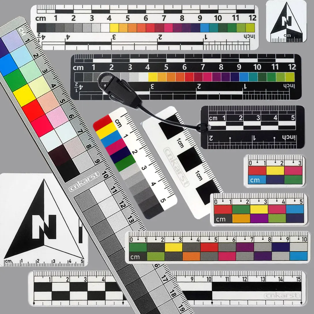 Size and color reference scale; double-sided; black and white/color; for field research and study; specimen photography.
