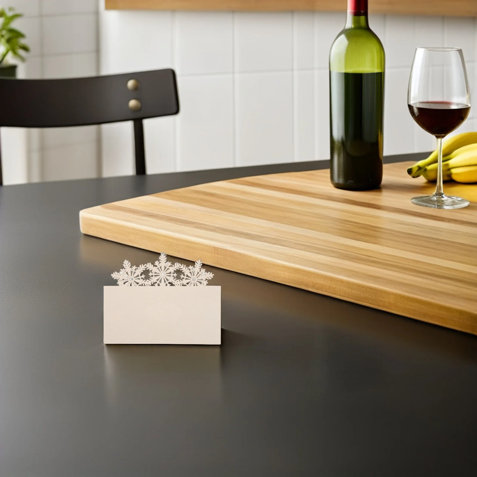 

50Pcs Holiday Place Cards Snowflake Table Tent Cards Blank Greeting Name Tags for Christmas Wedding Party Table Setting