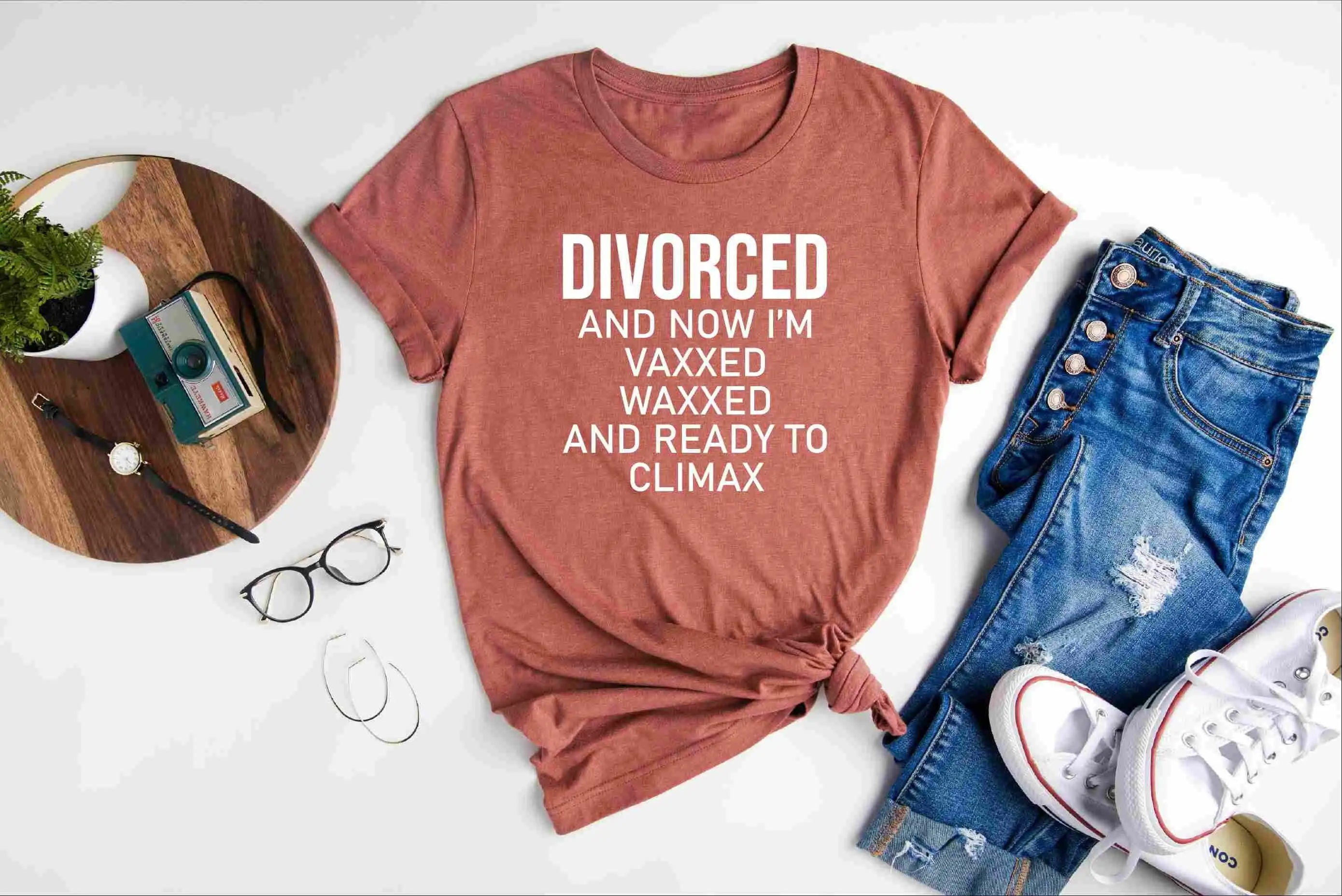 Divorced and now I'm Vaxxed Funny Divorce T Shirt FeminisT Party Ex Wife Happy