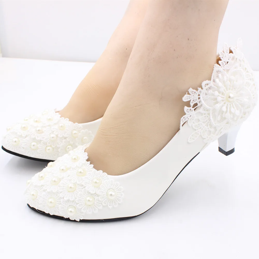 Lace flower white large size bride shoes wedding dress women\'s shoes young bridesmaid group contracted wedding shoes