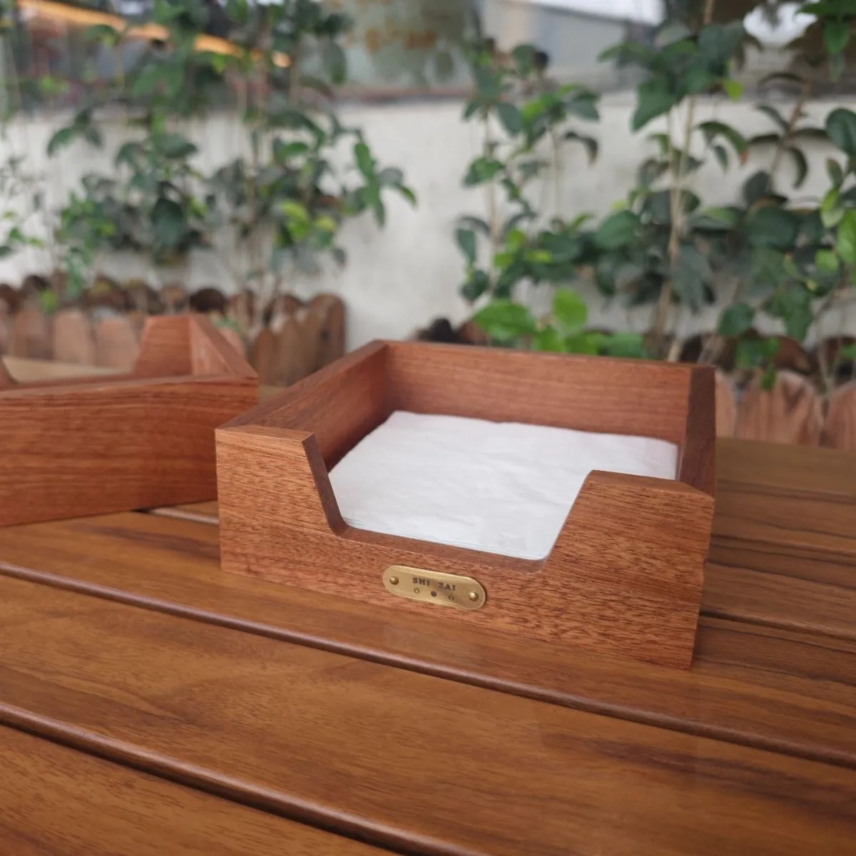 HeMu Solid Wood Square Napkin Holder with Brass Nameplate, Open Front Tissue Dispenser for Restaurant Cafe Dining Table Decor