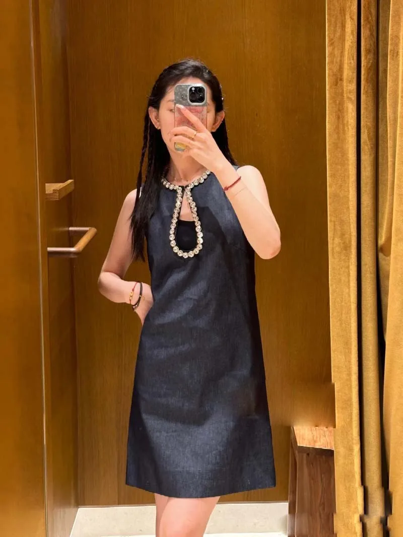 

Light luxury style women's dress, fashionable and noble temperament, handmade inlaid rhinestone denim slimming vest dress