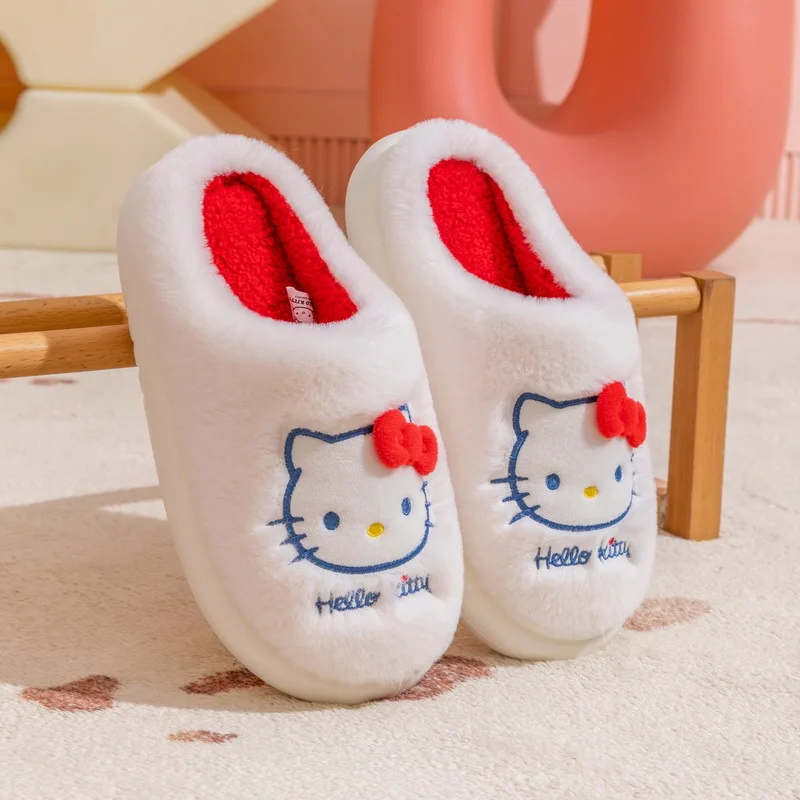 

Новые зимние плюшевые женские тапочки «Hello Kitty», милые женские теплые хлопковые тапочки Kuromi в стиле аниме для домашнего интерьера, обувь для девочек с героями мультфильмов