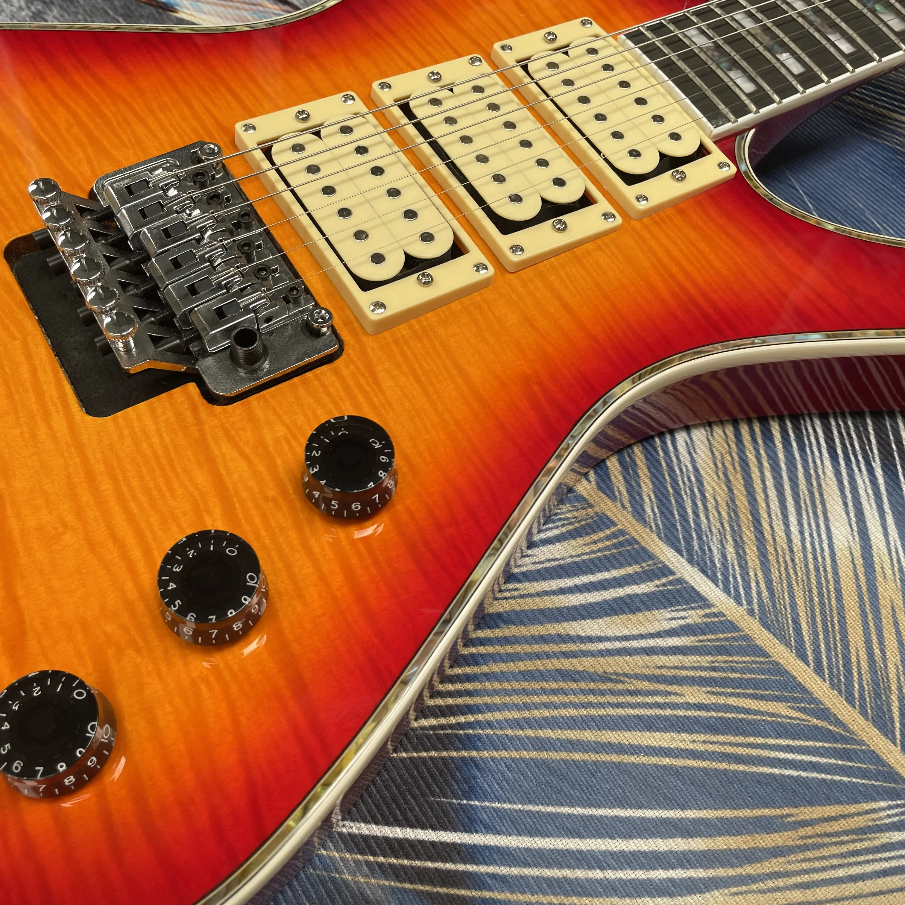New 6-string electric guitar with HHH pickups and rosewood fingerboard guitars, ideal for stage performances guitarra view 3