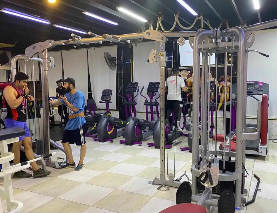 آلة قوة الصالة الرياضية الفاخرة المحددة ذات 5 محطات متعددة الوظائف معدات اللياقة البدنية مع مدرب ممتاز 5 في 1 محمل بدبوس