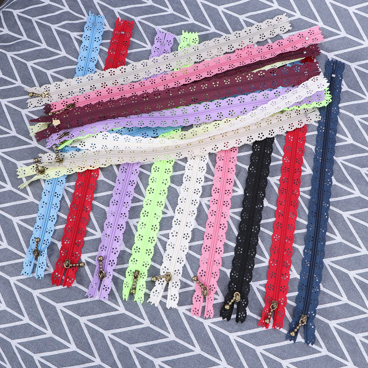 

20Pcs Lace Zipper Nylon Flower Lace Zippers Durable for Dress Skirt Clothing Craft Mixed Color 30cm DIY Sewing