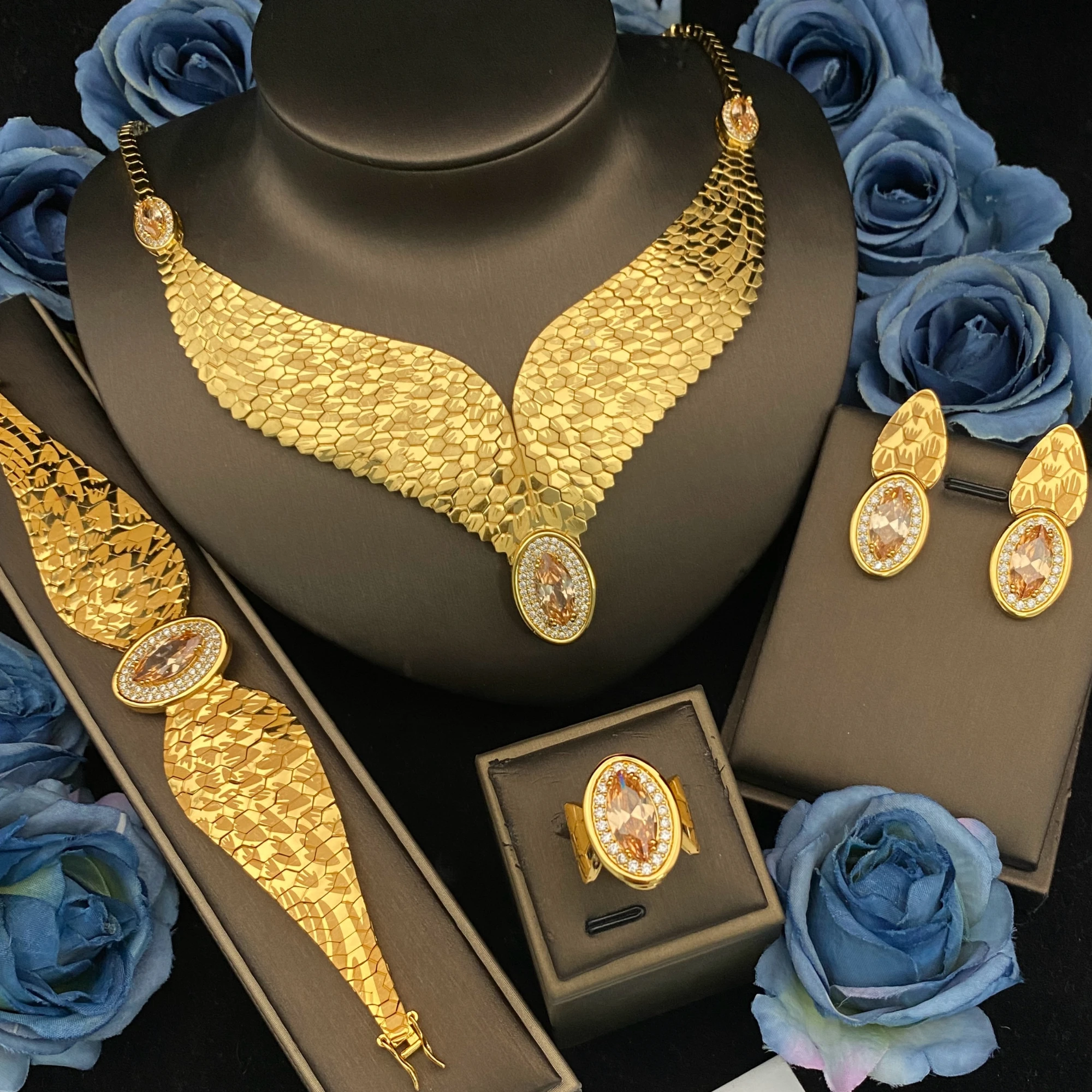 

Комплект ювелирных изделий Flora с золотыми крыльями, 4 предмета, желтый цирконий, ожерелье с крыльями, серьги, браслет, кольцо, женский роскошный подарок на годовщину