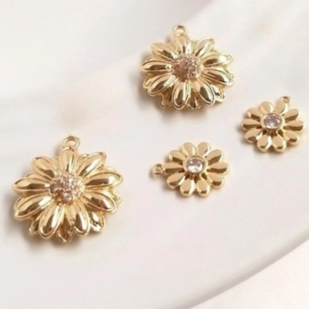 

1Pcs Copper Charms 14K Gold Color Pendant Daisy Flower Pendant DIY Bracelet Collarbone Necklace Earrings Accessories