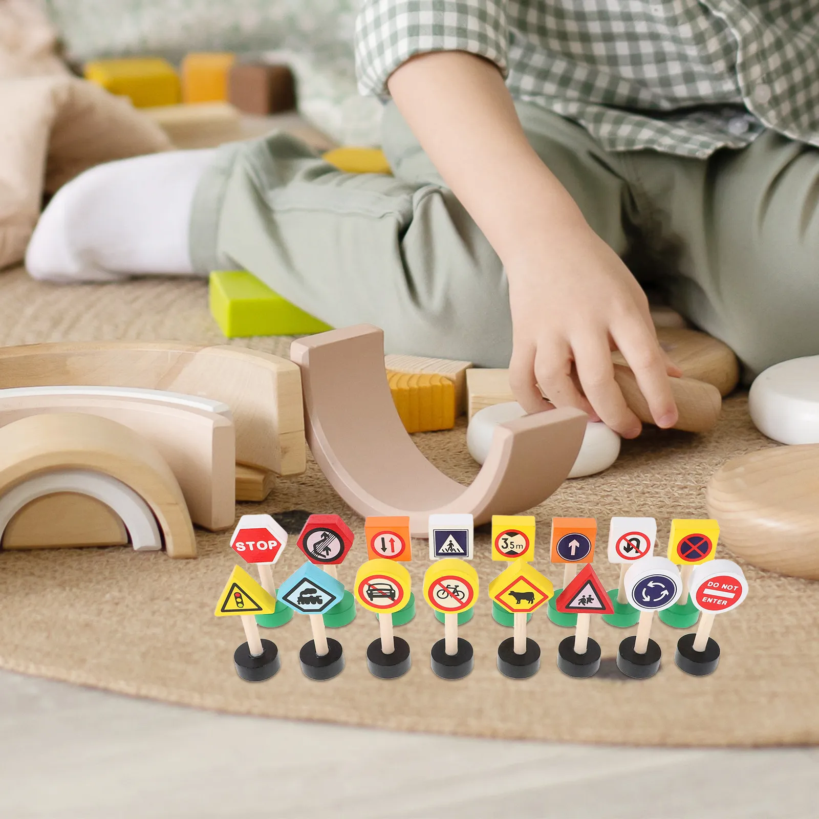 

16Pcs Wooden Traffic Sign Playset Kids Educational Road Signs Set for Preschool Learning Safe Material Creative Shapes