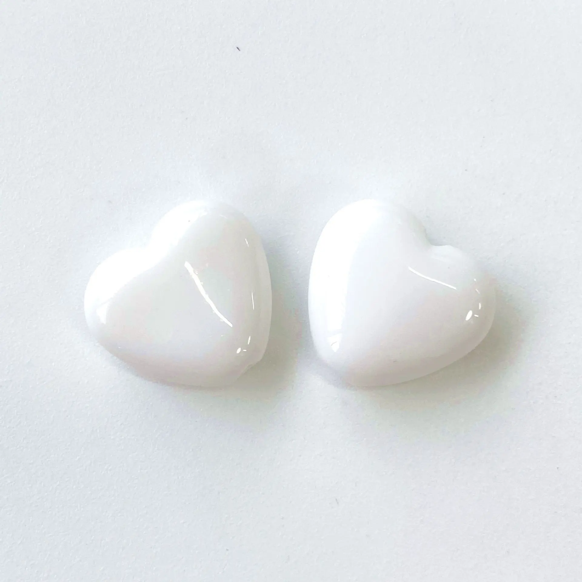 30 قطعة 10 مللي متر الاكريليك شقة القاع على شكل قلب مثقب DIY بها بنفسك سلسلة هواتف المحمول سوار إكسسوارات عقد فضفاض الخرز