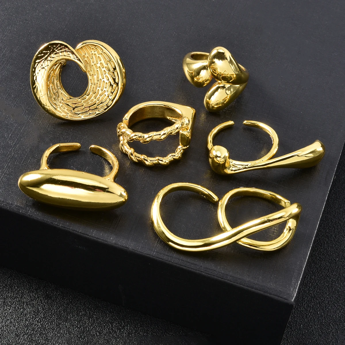 Gold Plated Minimalist Abstract Geometric Ring Sculptural Jewelry Modern Art Personality Statement Unisex Fashion Gift