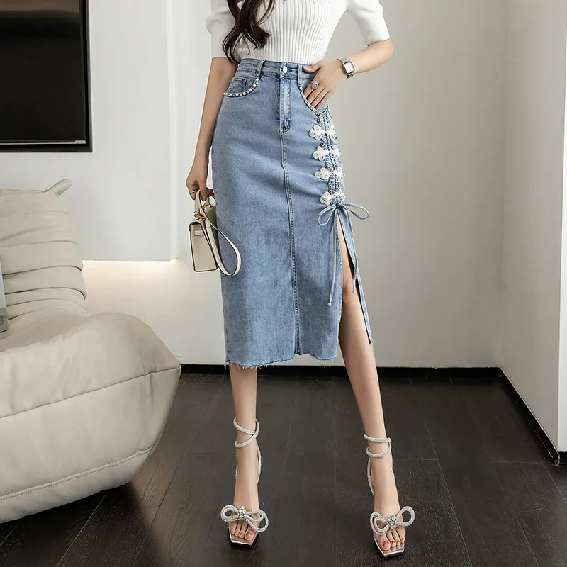 

2024 New Fashion Diamond-studded Beaded Denim Skirts Side Slit Exposed Legs Sexy Skirt Buttoned Crinkled Raw Edges Women Skirts