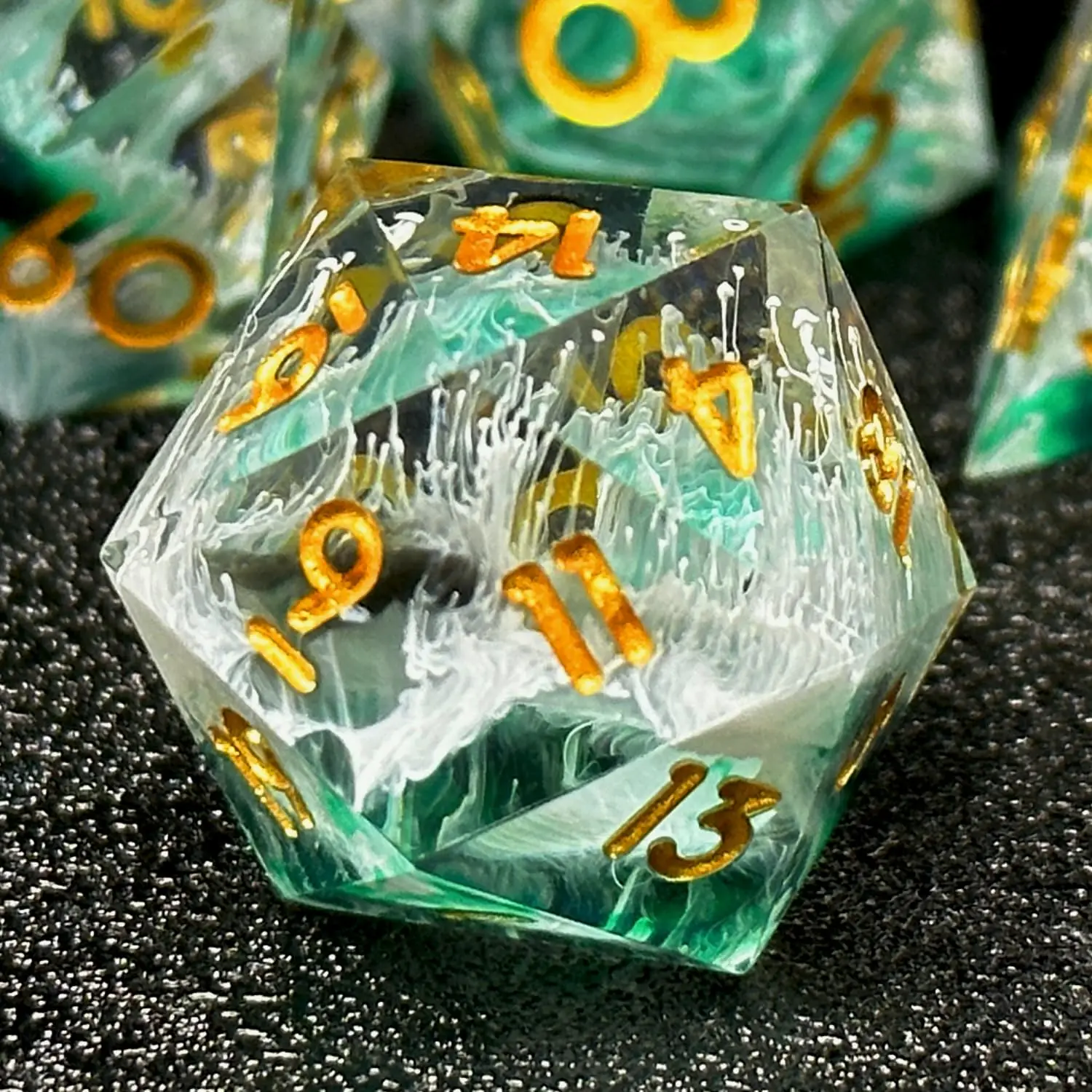 Set di dadi poliedrici in resina Semi-trasparente fatti a mano da 7 pezzi per DnD, include D20, D12, D10, D8-perfetto per Dungeons and Dragons