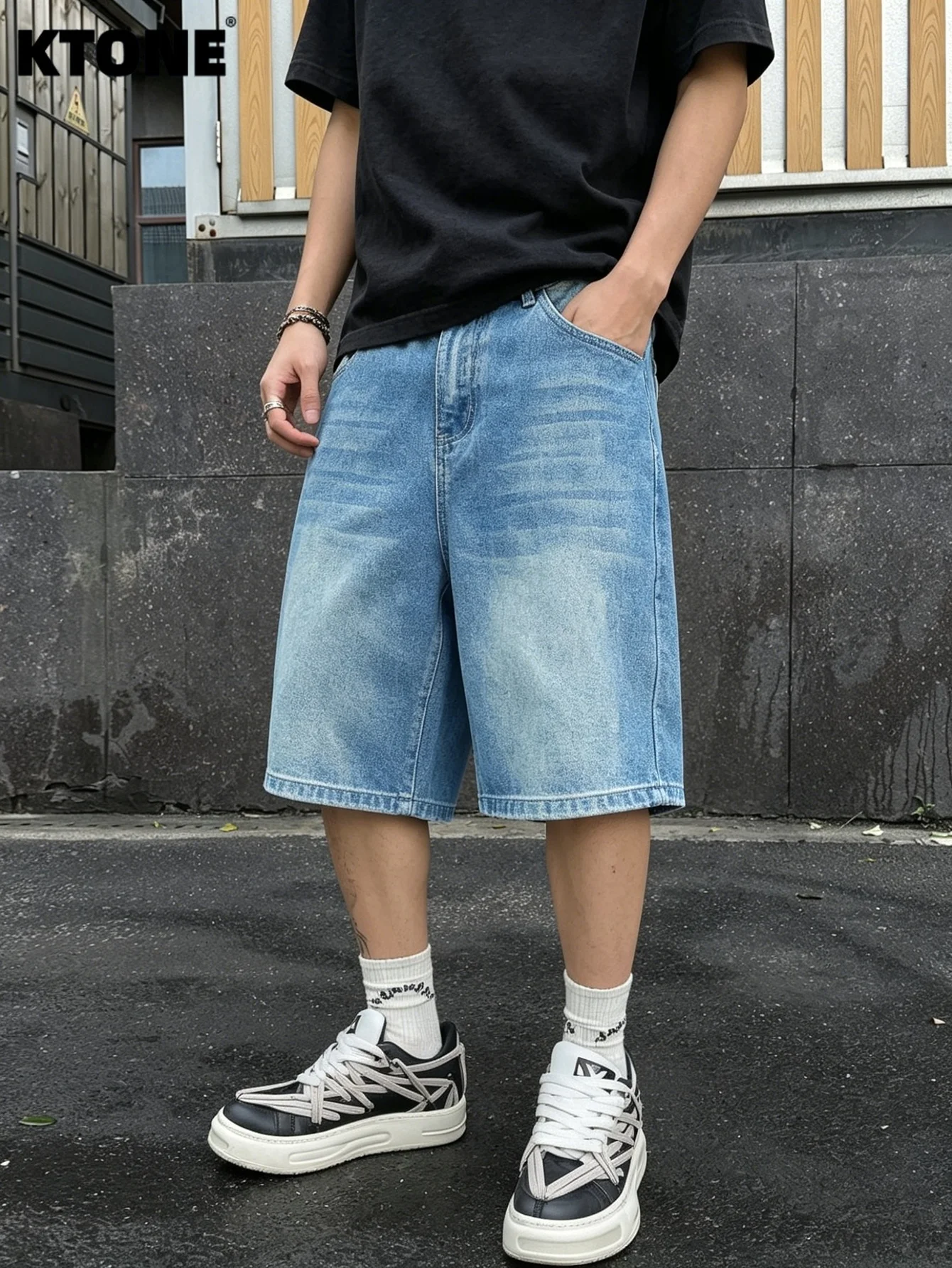 

Loose Non‑Elastic Denim Shorts Men Daily Casual Street Fashion Jeans No accessories or belts included