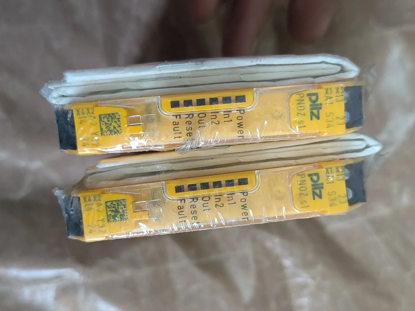 The Price Is Out, And The Remaining 6 Pieces Of Pilz Safety Relay S1 750101 Are Installed! Low Price