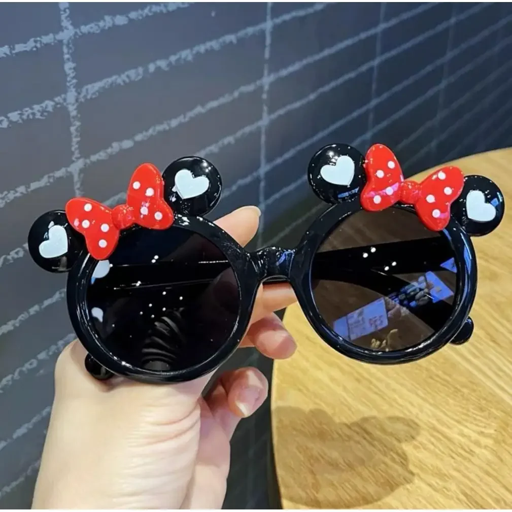 نظارات شمسية لطيفة بإطار دائري ميكي على شكل فيونكة على شكل قلب، إطار ملون أنيق للاستخدام الخارجي، نظارات شمسية واقية من الأشعة فوق البنفسجية