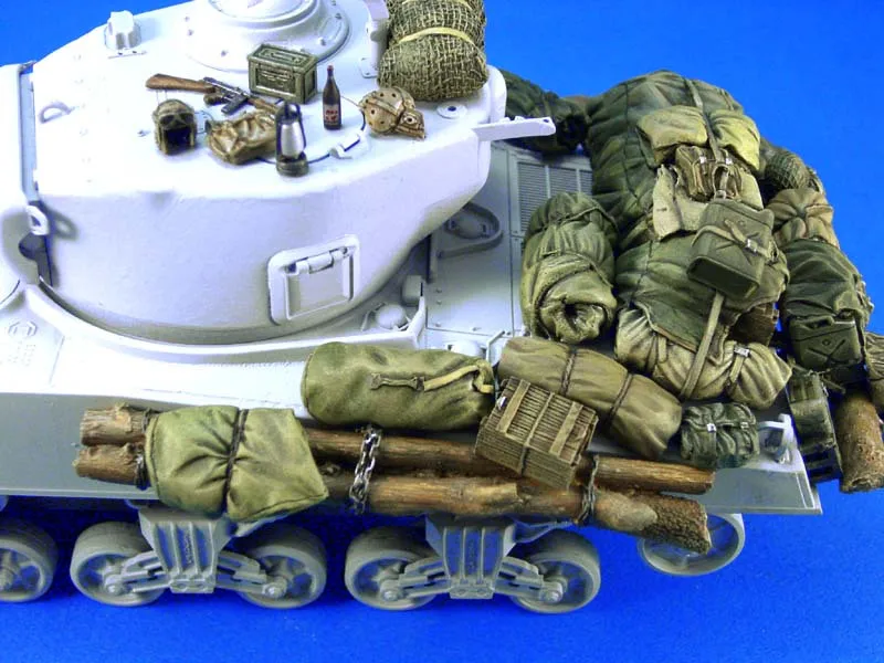 1:35 Scale Die-cast Resin Figure Model Assembly Kit US M4 Sherman Tank Resin Pile Unpainted