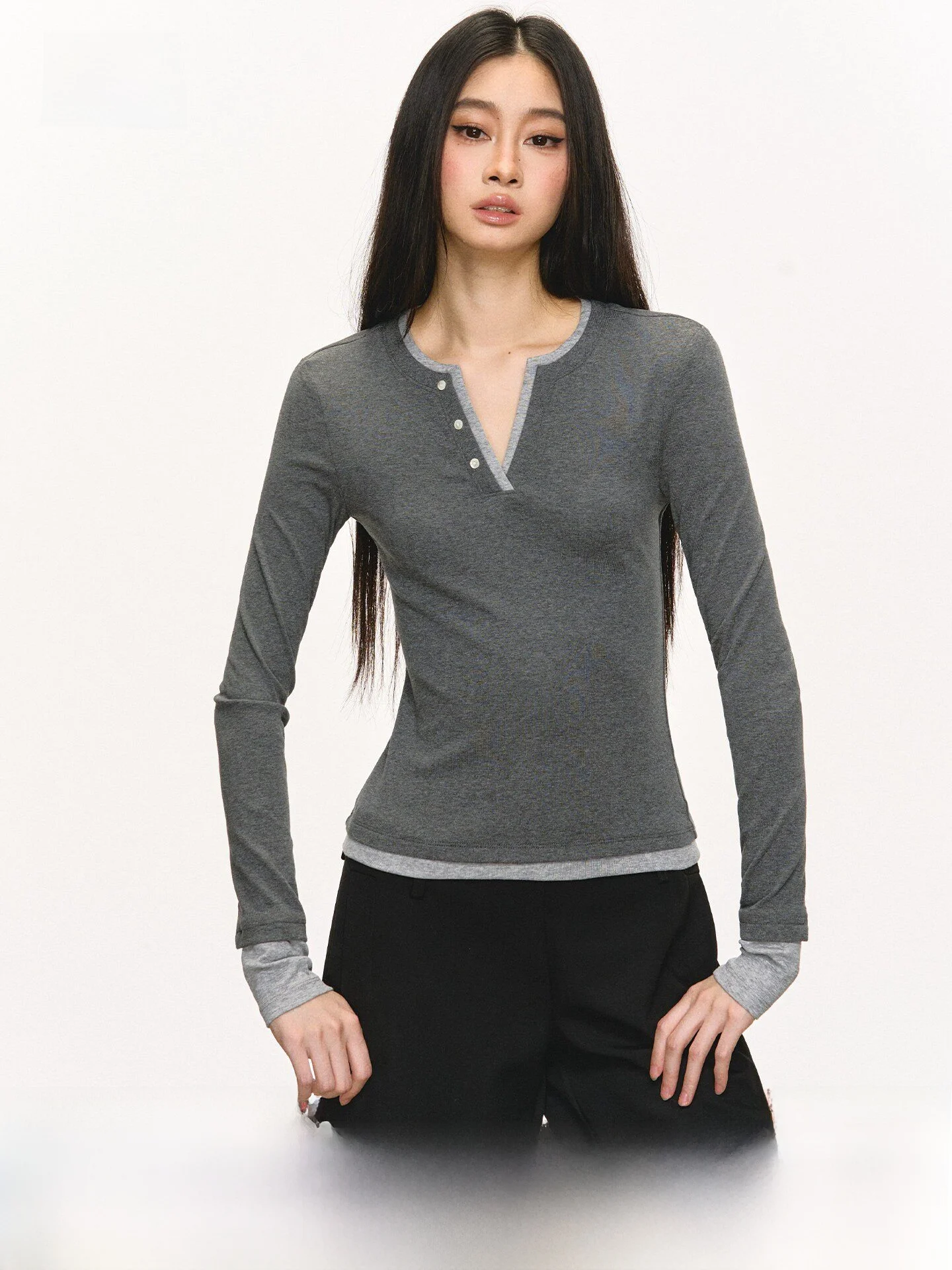 

Женская футболка Anna Aneae Color Blo Base с V-образным вырезом, приталенная, с открытыми плечами, с длинным рукавом, модная повседневная модель, весна 2026