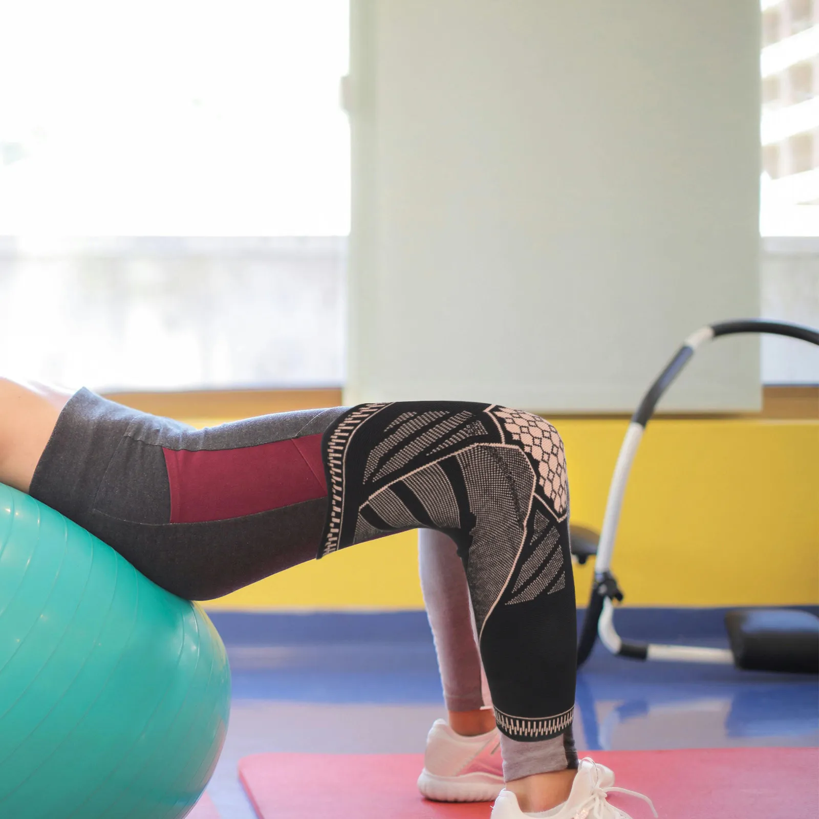 

1 Pair Thermal Knee Warmers Compression Sleeve Heat Retention Antislip Breathable Moisture Wicking Knee Support for Running