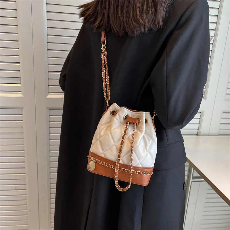 2023 New Leather Small Handbags Women Chain Bucket Tote Bags for Girls Designer Vintage Messenger Crossbody Purses Black Female