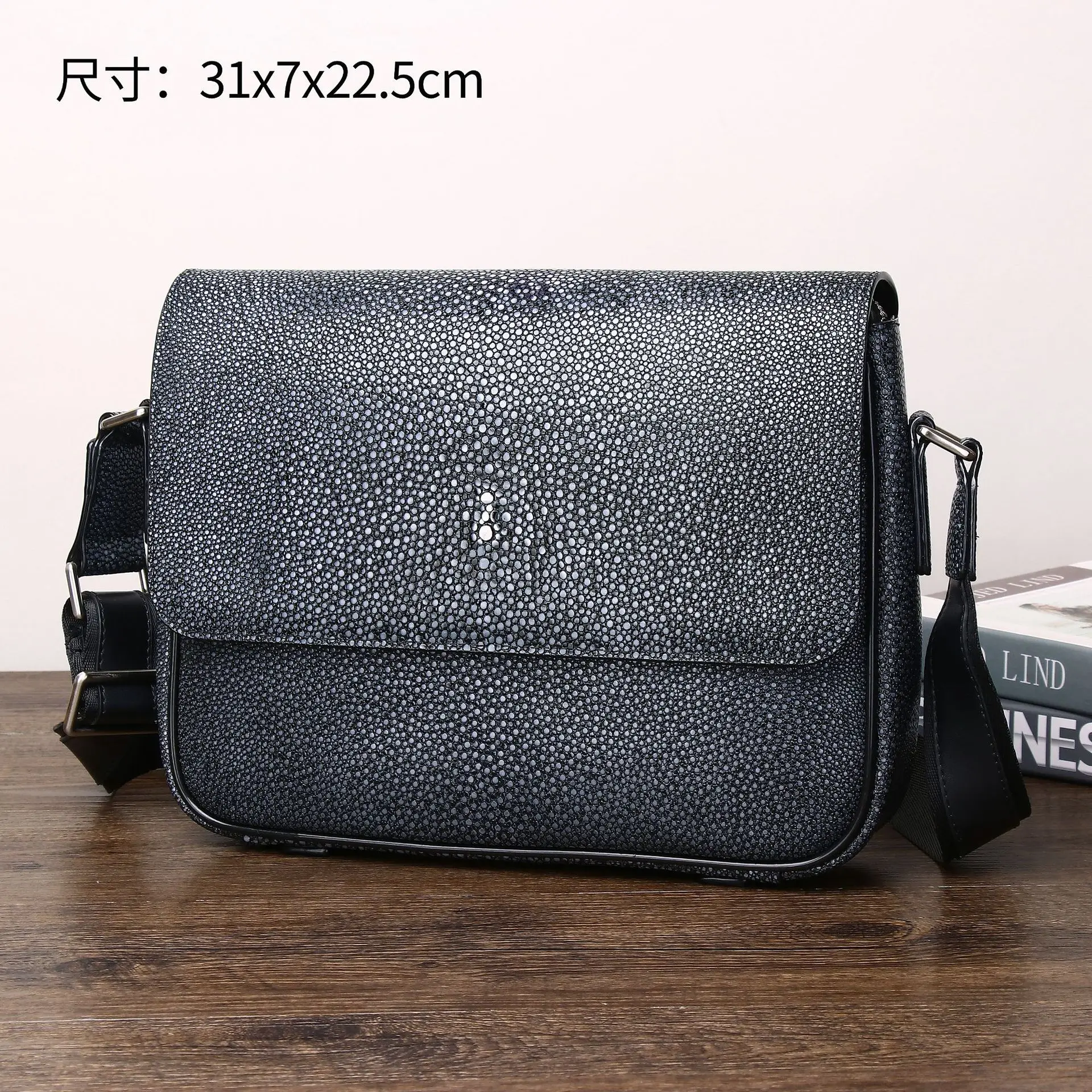 

2025 New Luxury Men Handbags Pearl Fish Pattern Cow Genuine Leather Male Shoulder Bag Real Leather Crossbody Bag Messenger Bags